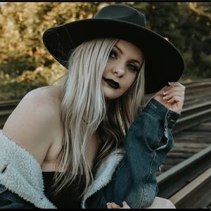 Meet your Posher, Lillyana